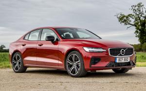 Volvo S60 T8 R-Design (UK) '2019